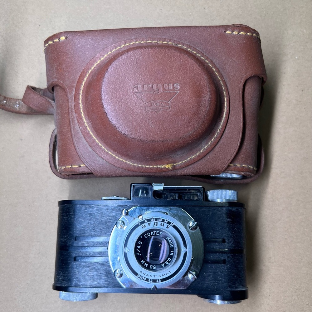 Argus Anastigmat 50mm 4.5 Coated USA Case Untested Vintage Art Deco Film Camera